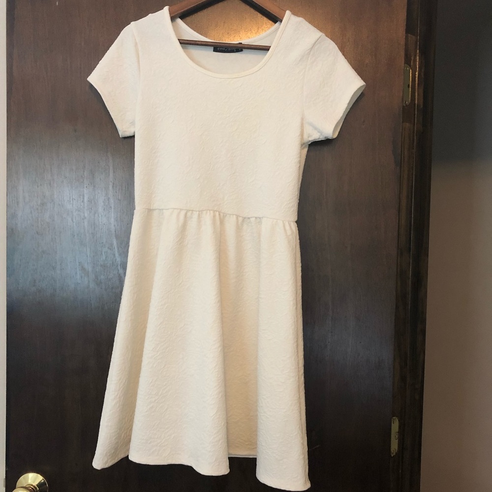 White Short Sleeve Dress